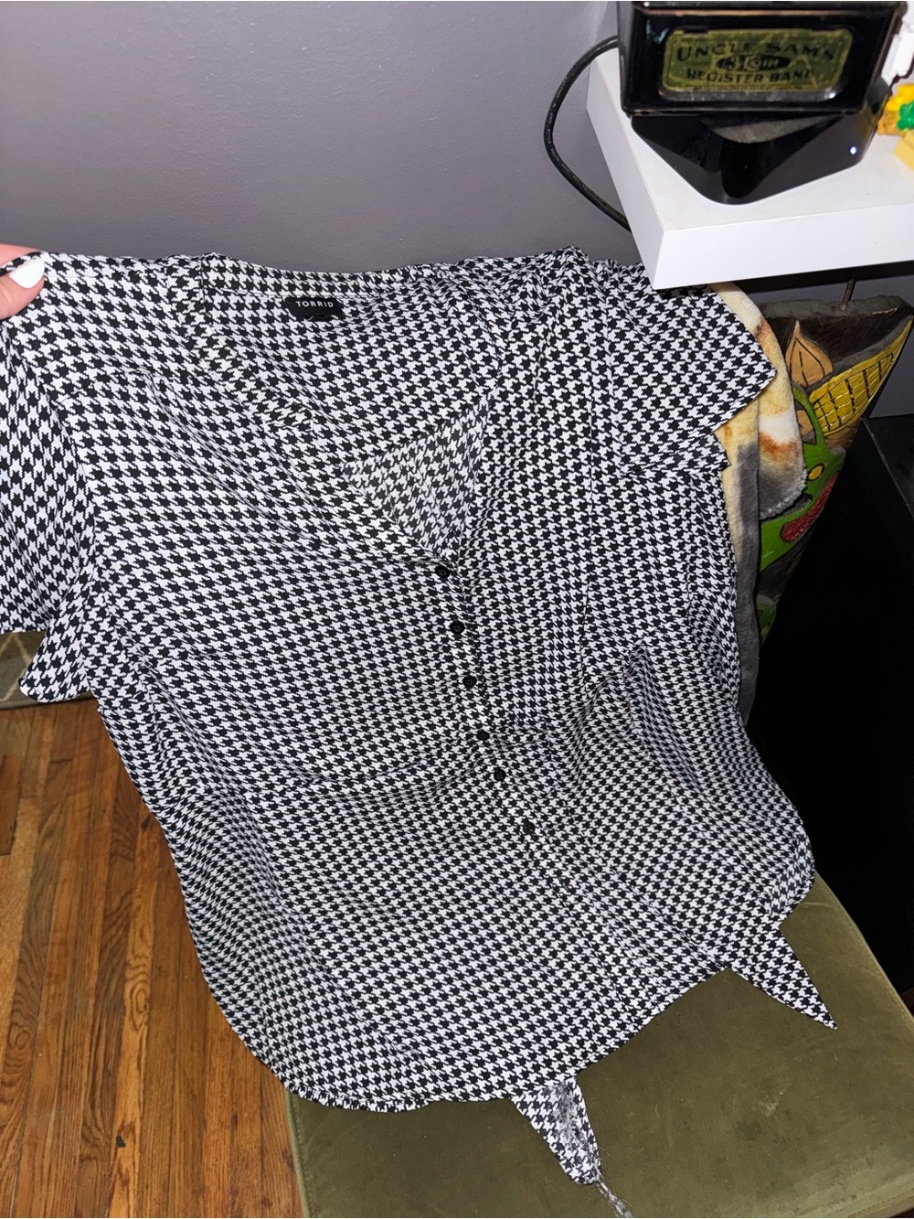 Torrid Black & White Houndstooth Button-Up Top